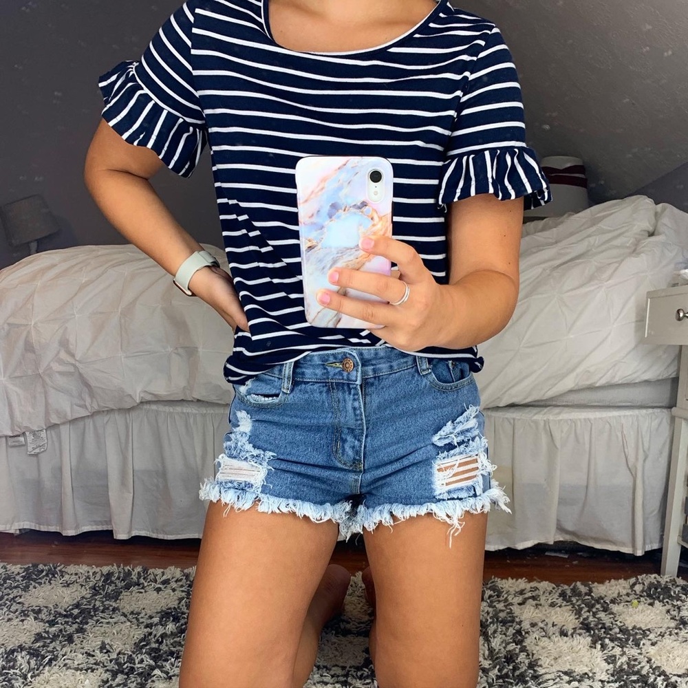 Striped Ruffle top - Picture 2 of 2